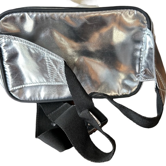 (70)New Men’s Paco Rabanne Metallic Silver Fanny Pack With Adjustable Strap - Picture 2 of 6
